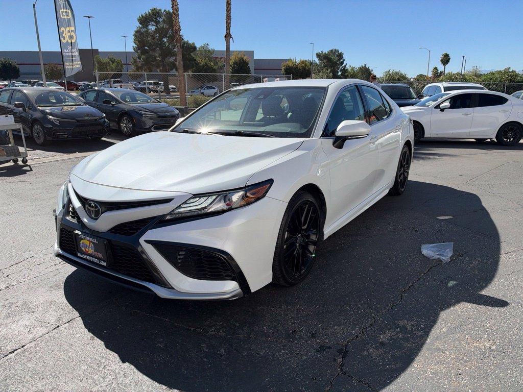 Used 2023 Toyota Camry XSE FWD image 3