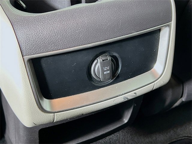 Used 2024 Kia Carnival LX image 32