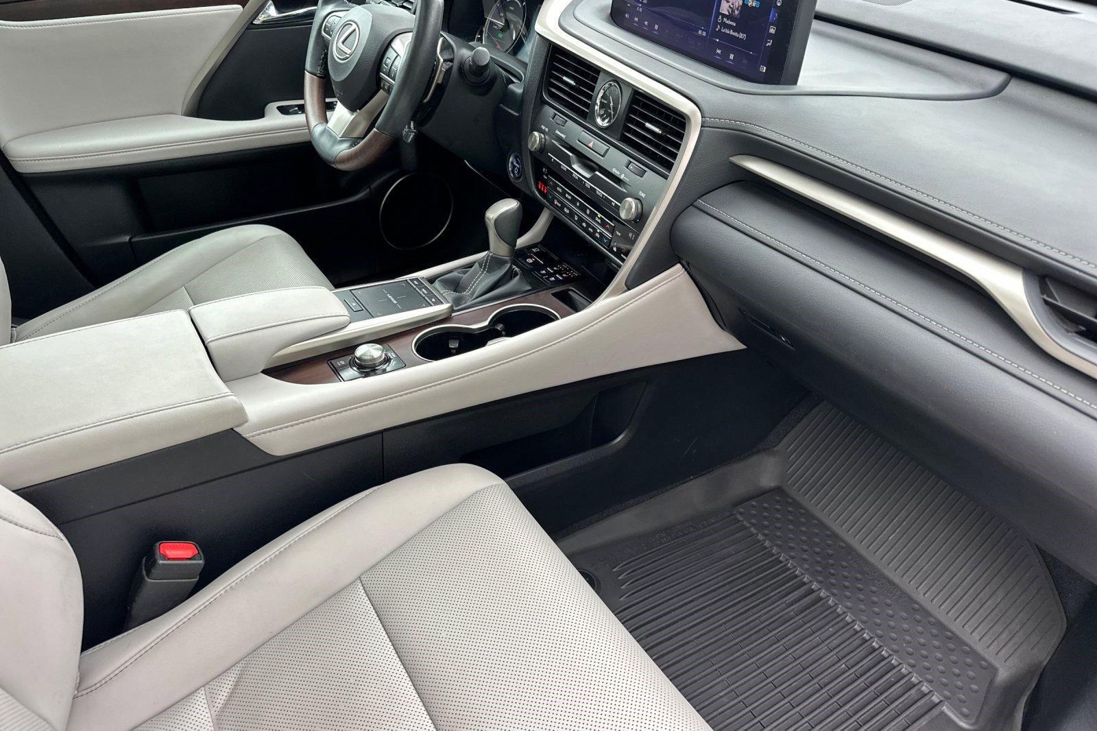 Certified 2022 Lexus RX 450h AWD w/ Premium Package image 19