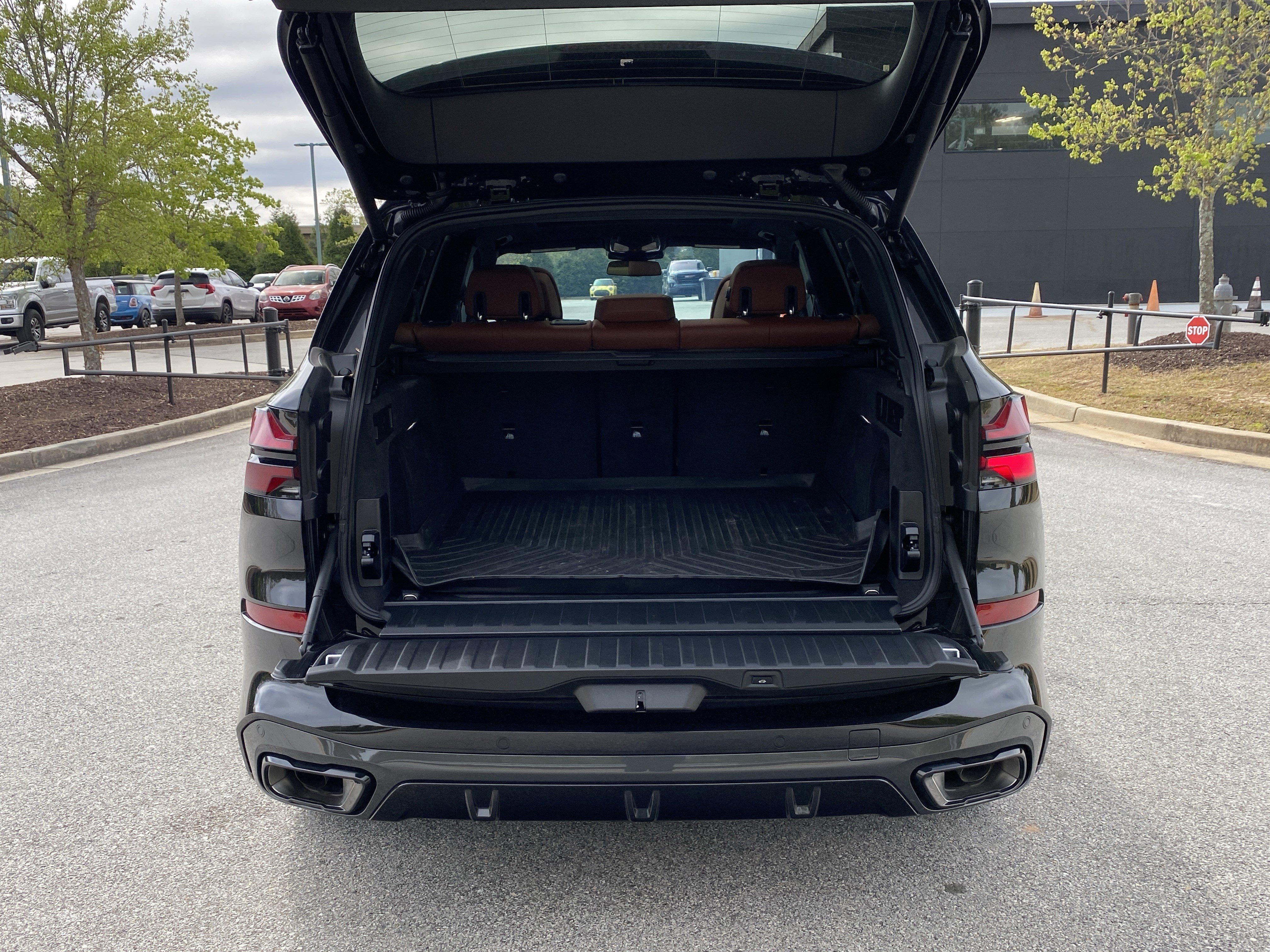 Used 2025 BMW X5 xDrive40i w/ M Sport Package image 54