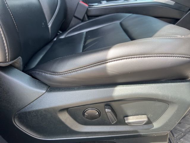 Used 2021 Ford Explorer XLT w/ Equipment Group 202A AWD/4WD image 12