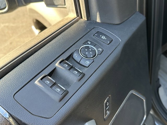 Used 2017 Ford F350 Lariat image 13