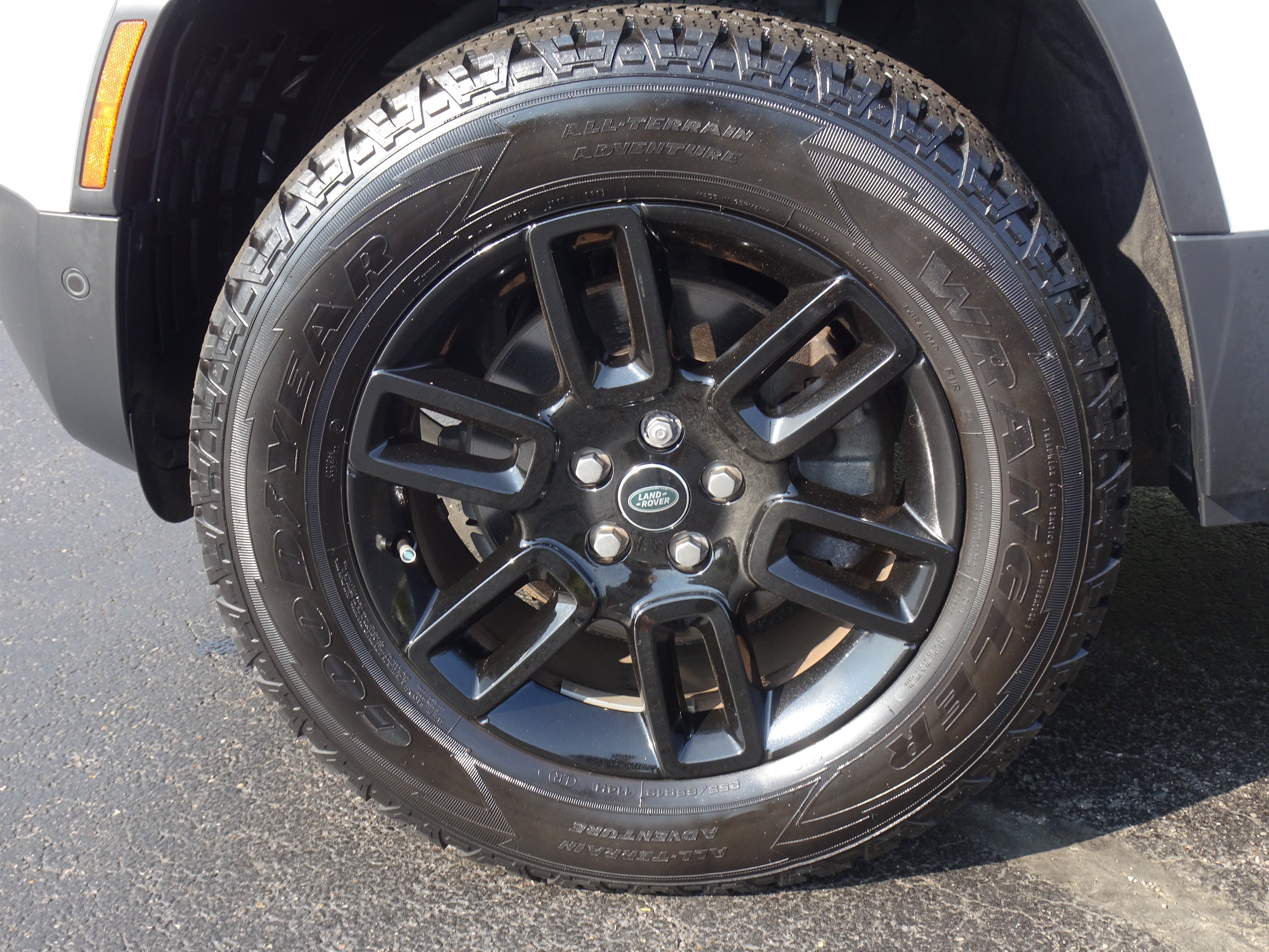 Certified 2024 Land Rover Defender 110 S AWD/4WD image 36