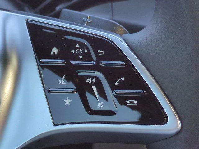 Used 2026 Mercedes-Benz GLC 300 image 27