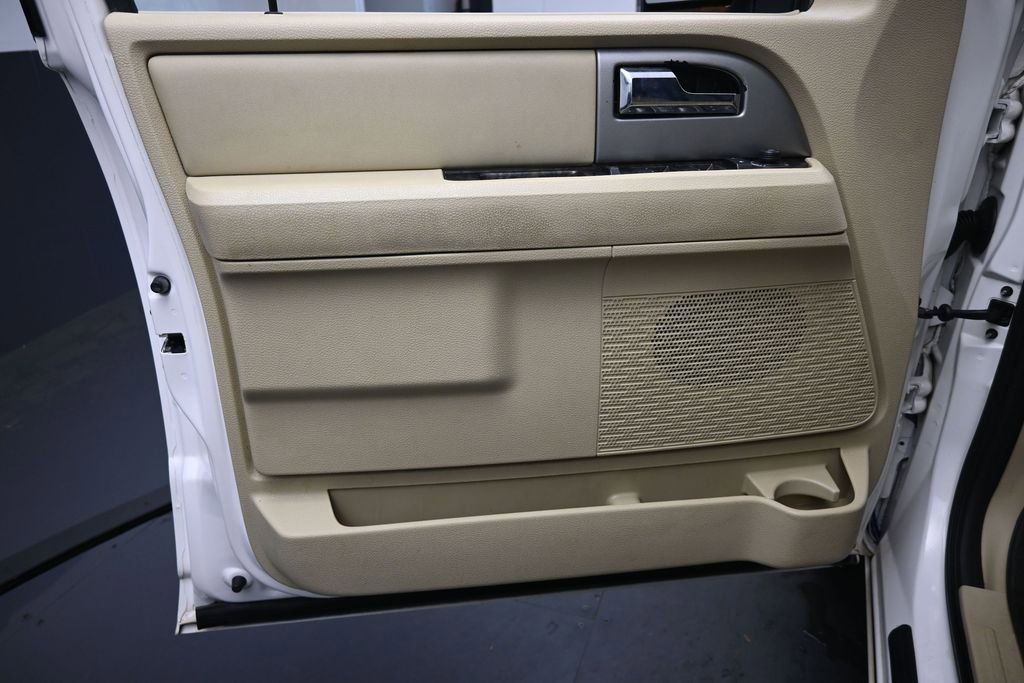 Used 2016 Ford Expedition EL Limited w/ Equipment Group 301A RWD image 20