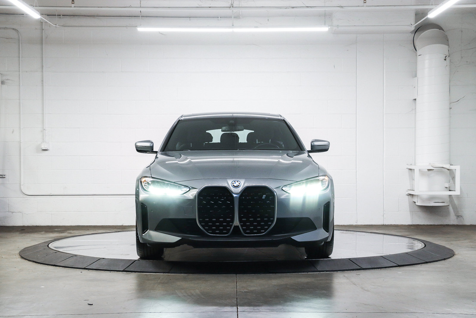 Certified 2023 BMW i4 eDrive35 RWD image 2