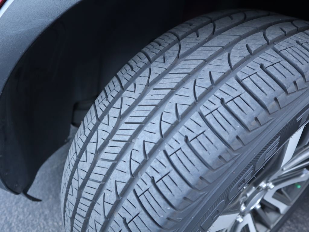 Used 2017 Ford Explorer Platinum image 15