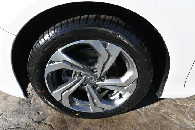 Used 2018 Honda Accord EX image 10