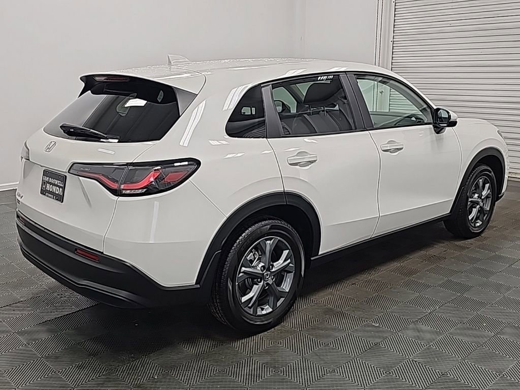 New 2026 Honda HR-V LX image 8