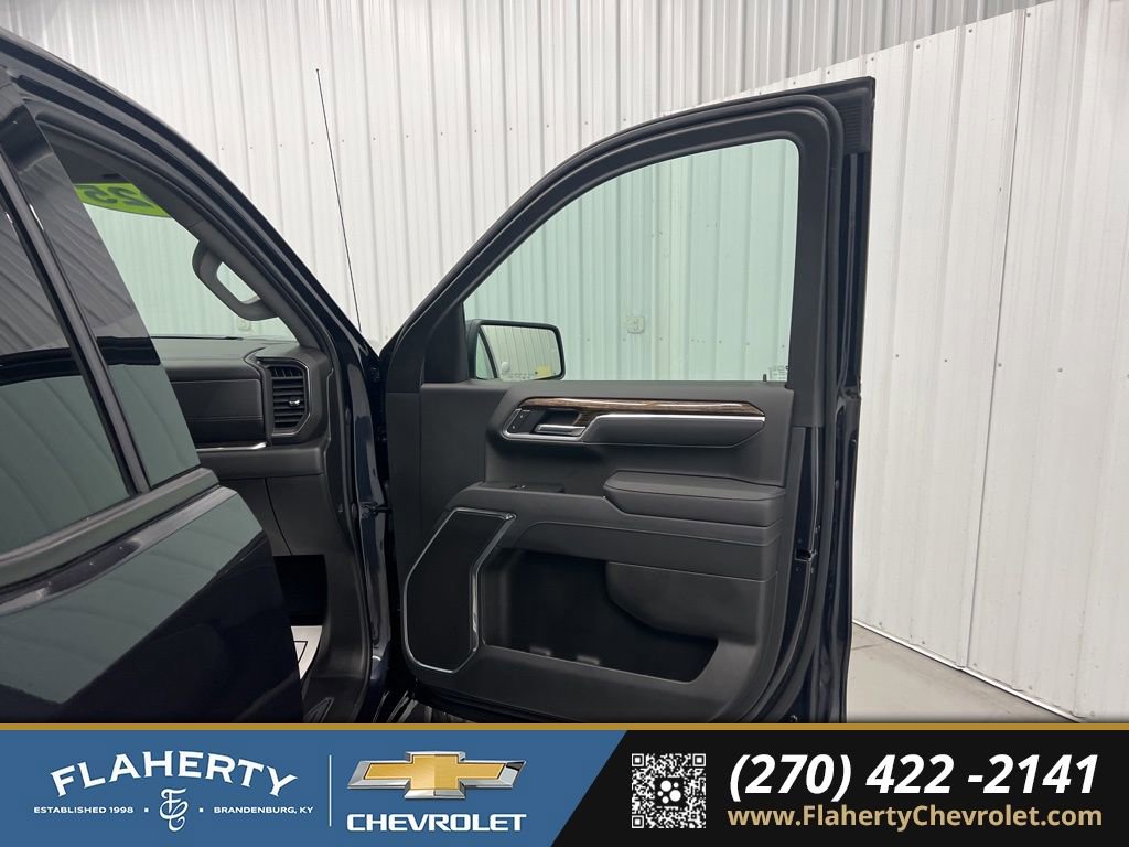 Used 2025 GMC Sierra 1500 Elevation image 14