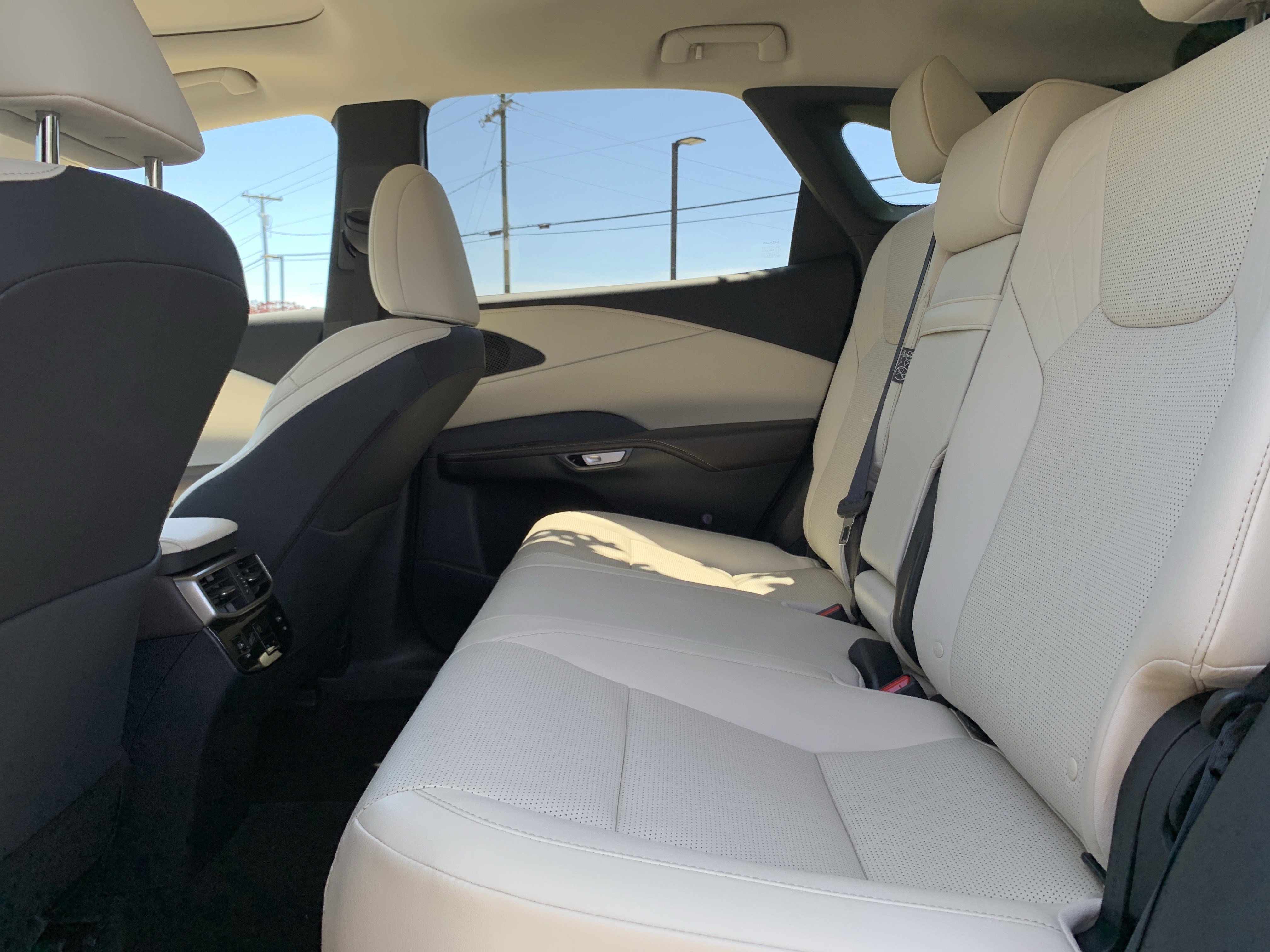 Certified 2025 Lexus RX 350 Premium Plus w/ Accessory Package (Z1) FWD image 32