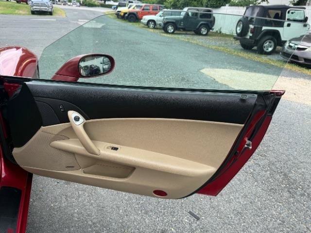 Used 2005 Chevrolet Corvette Convertible w/ Preferred Equipment Group RWD image 6