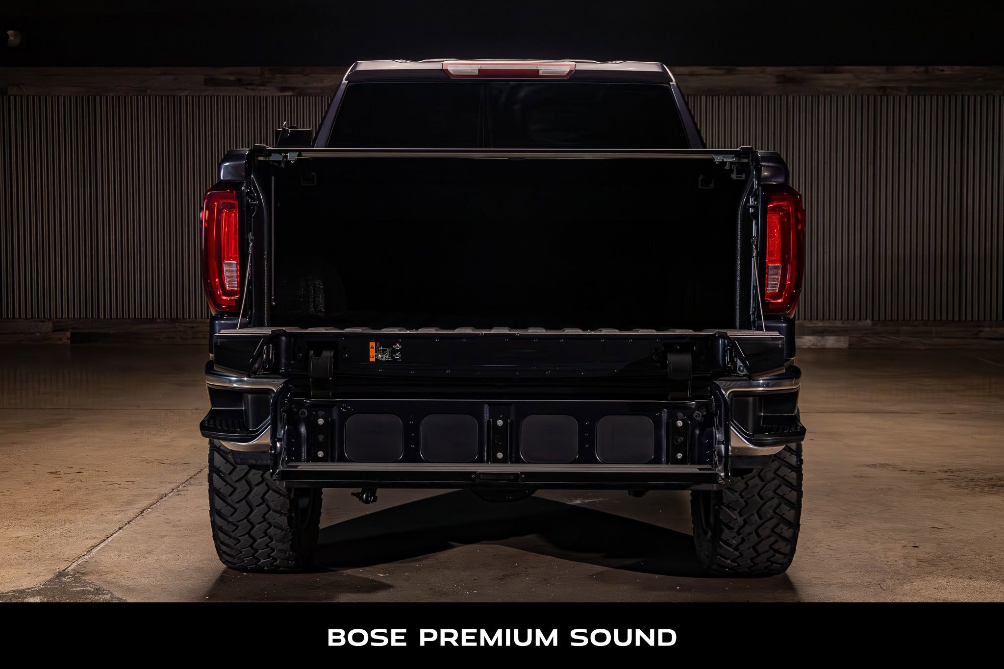 Used 2023 GMC Sierra 1500 SLT w/ SLT Premium Package AWD/4WD image 8