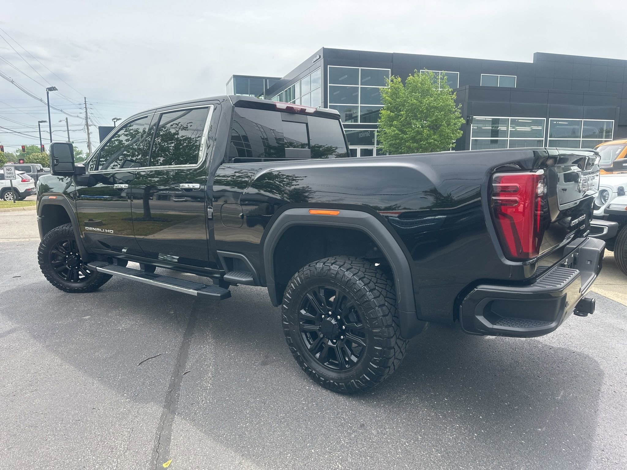 Used 2025 GMC Sierra 3500 Denali w/ Denali Reserve Package AWD/4WD video 2