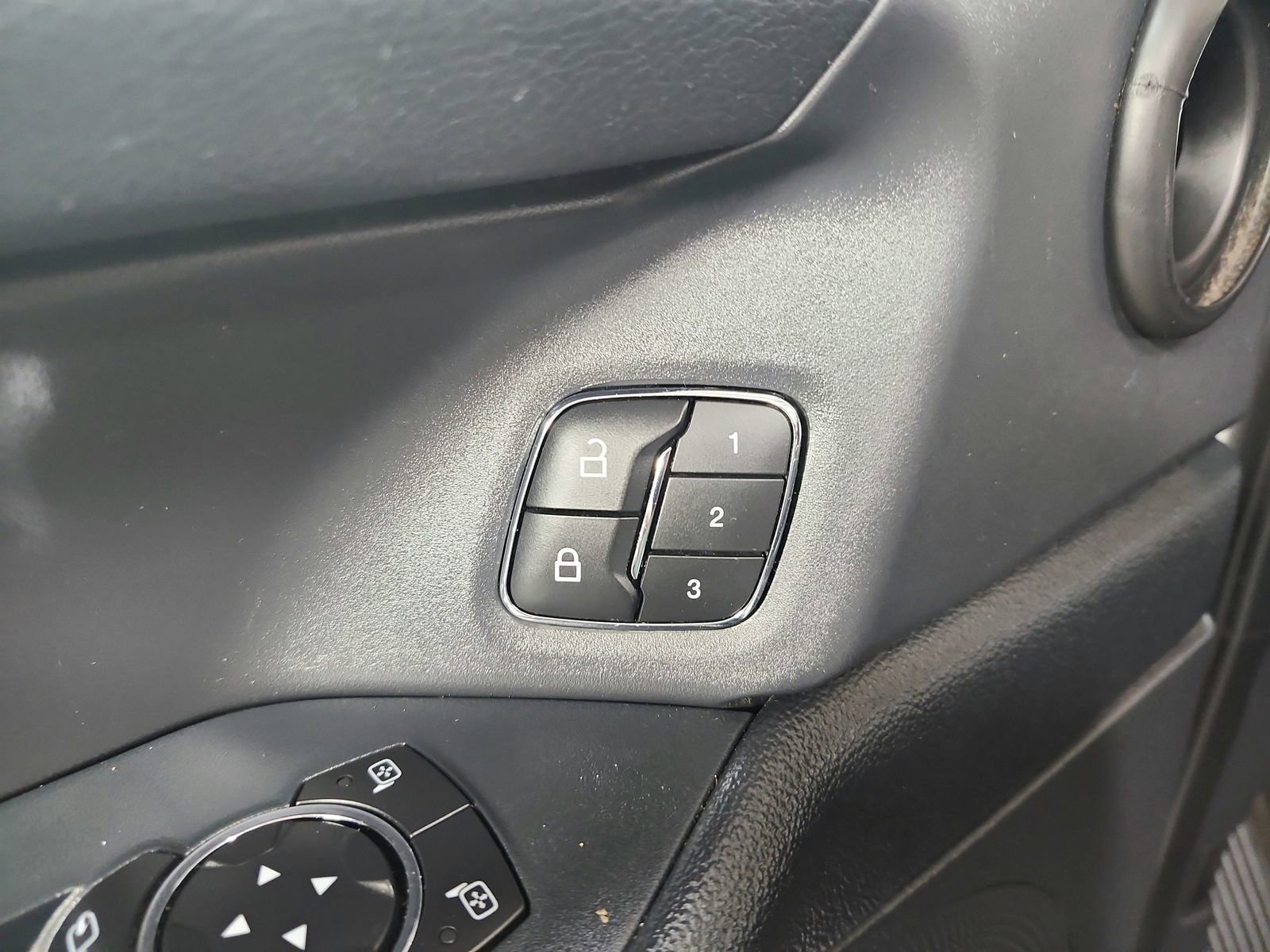 Used 2024 Ford Expedition XLT image 21