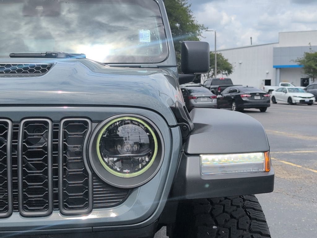 Used 2025 Jeep Gladiator Mojave w/ Convenience Group AWD/4WD image 13