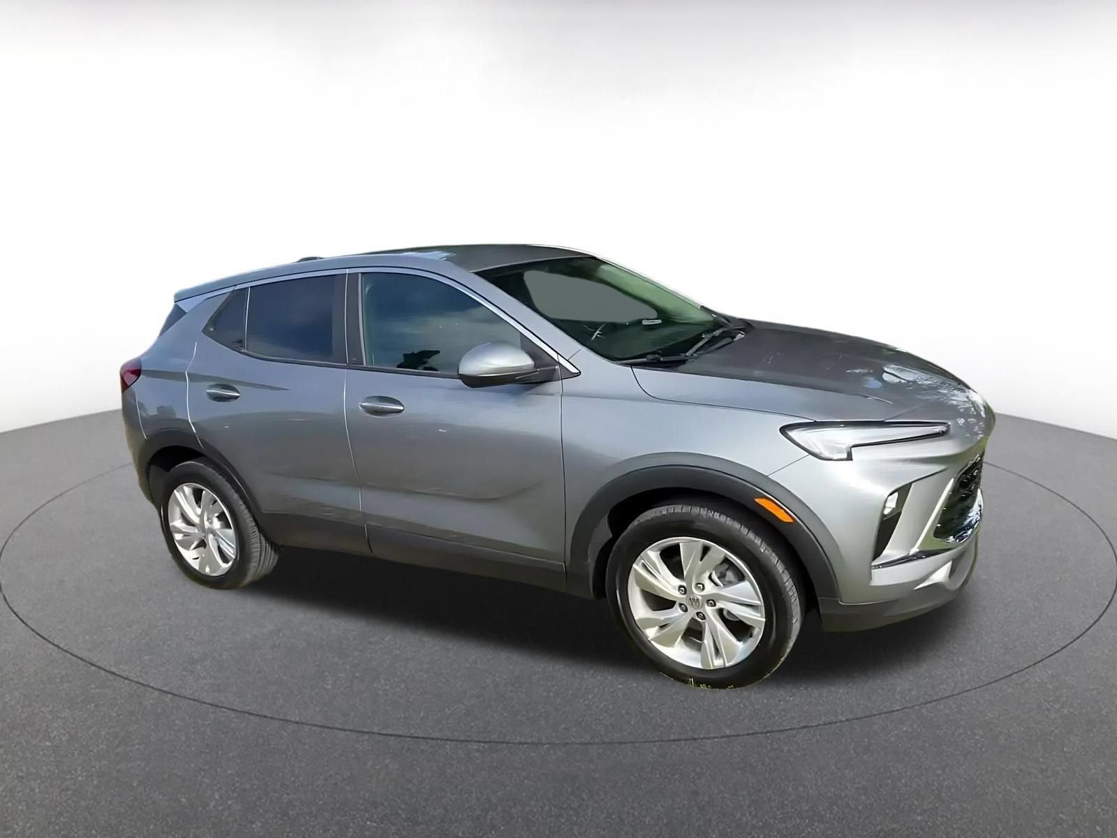 Used 2025 Buick Encore GX Preferred AWD/4WD image 2