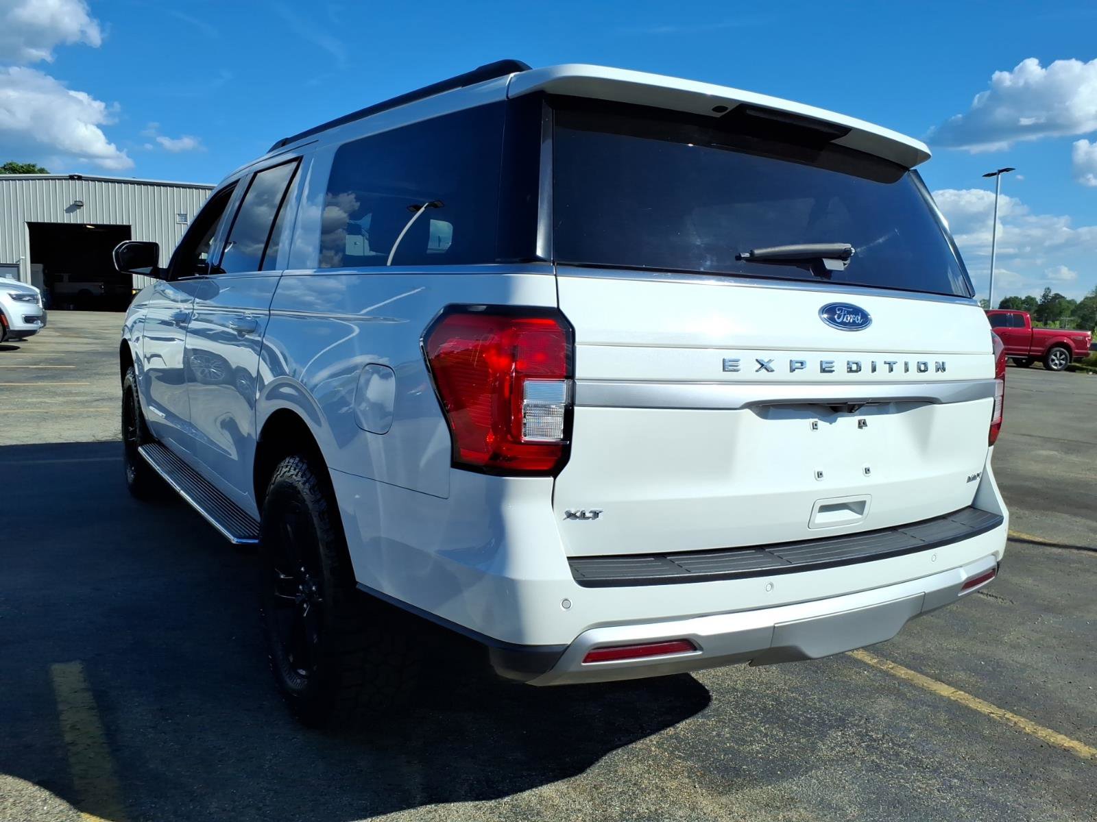 Used 2022 Ford Expedition Max XLT AWD/4WD image 4