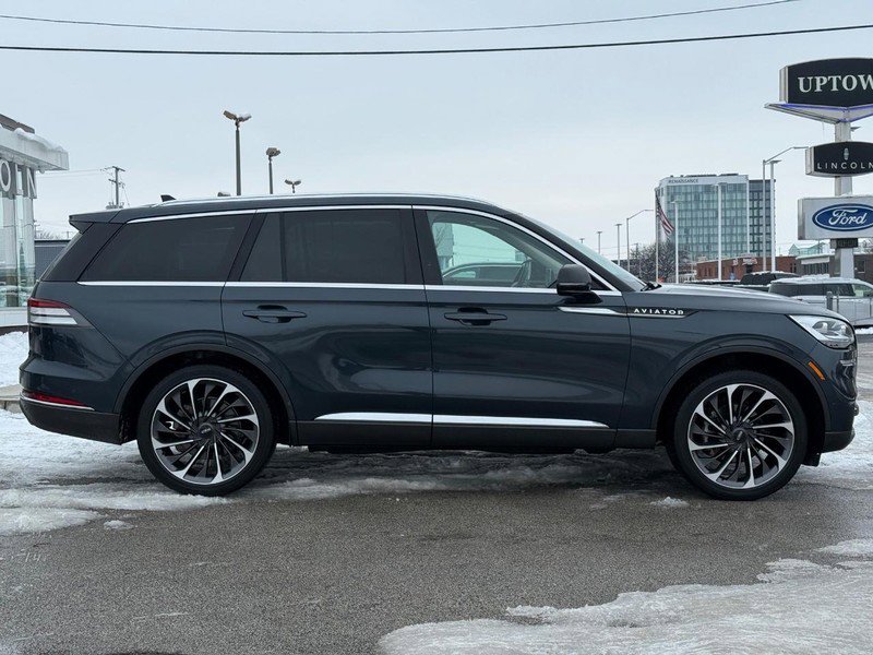 Certified 2022 Lincoln Aviator Reserve w/ Equipment Group 201A image 2