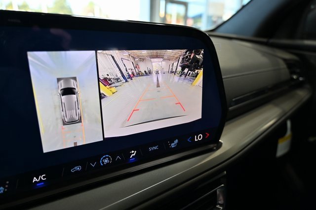 New 2026 Chevrolet Traverse LT w/ Driver Confidence Package image 17