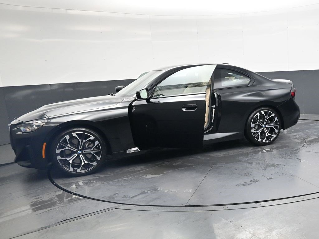 Used 2025 BMW 230i Coupe w/ Premium Package RWD image 34