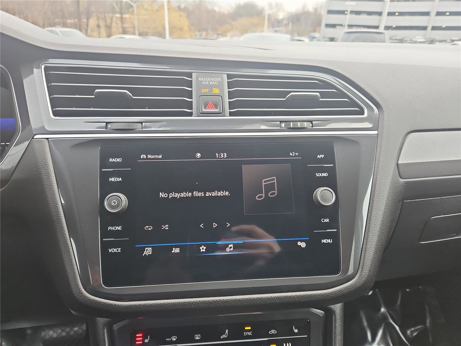 Certified 2024 Volkswagen Tiguan SE image 20