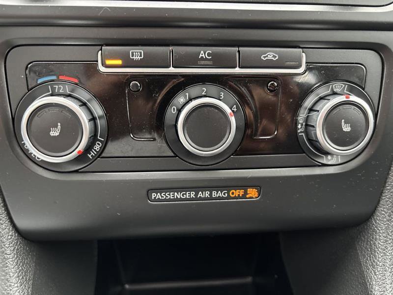 Used 2010 Volkswagen Golf 2-Door image 18