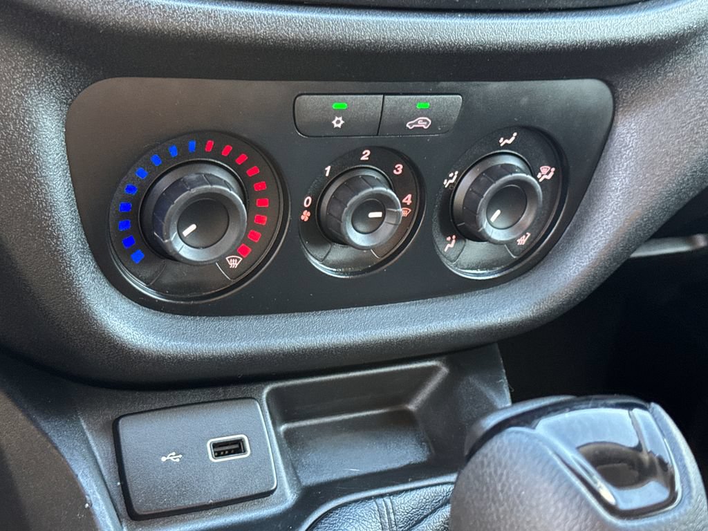 Used 2021 RAM ProMaster City Tradesman FWD image 29