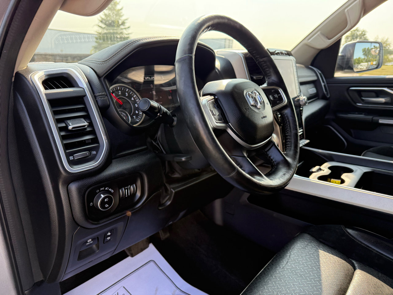 Used 2020 RAM 1500 Laramie image 17