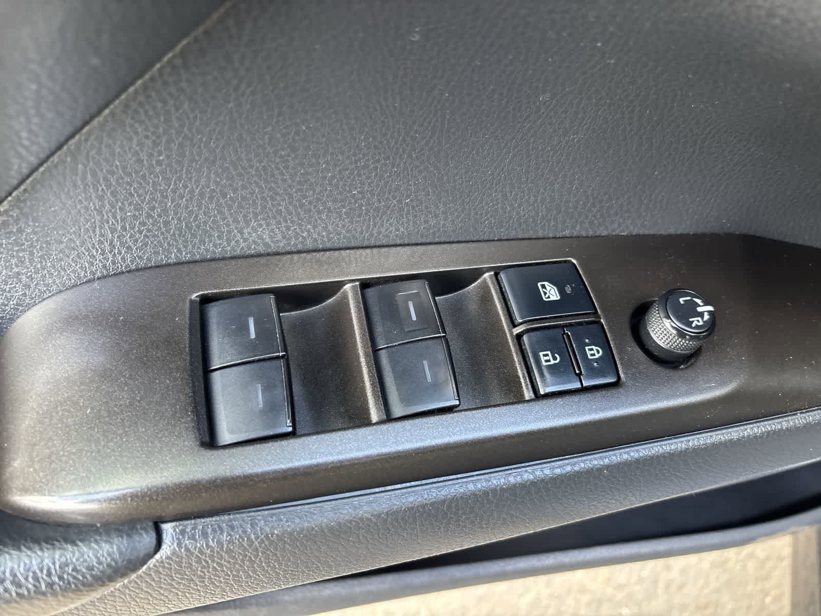 Used 2021 Toyota Camry SE w/ Carpet Mat Package (TMS) FWD image 8