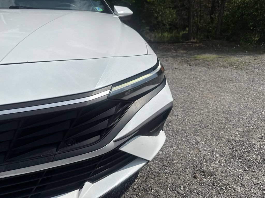Used 2024 Hyundai Elantra SEL FWD image 3