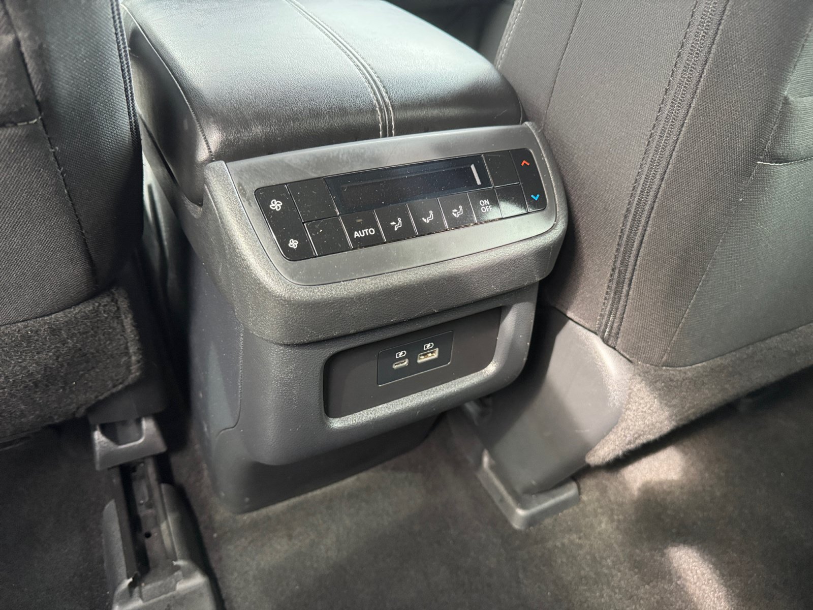 Used 2024 Nissan Pathfinder SV FWD image 13