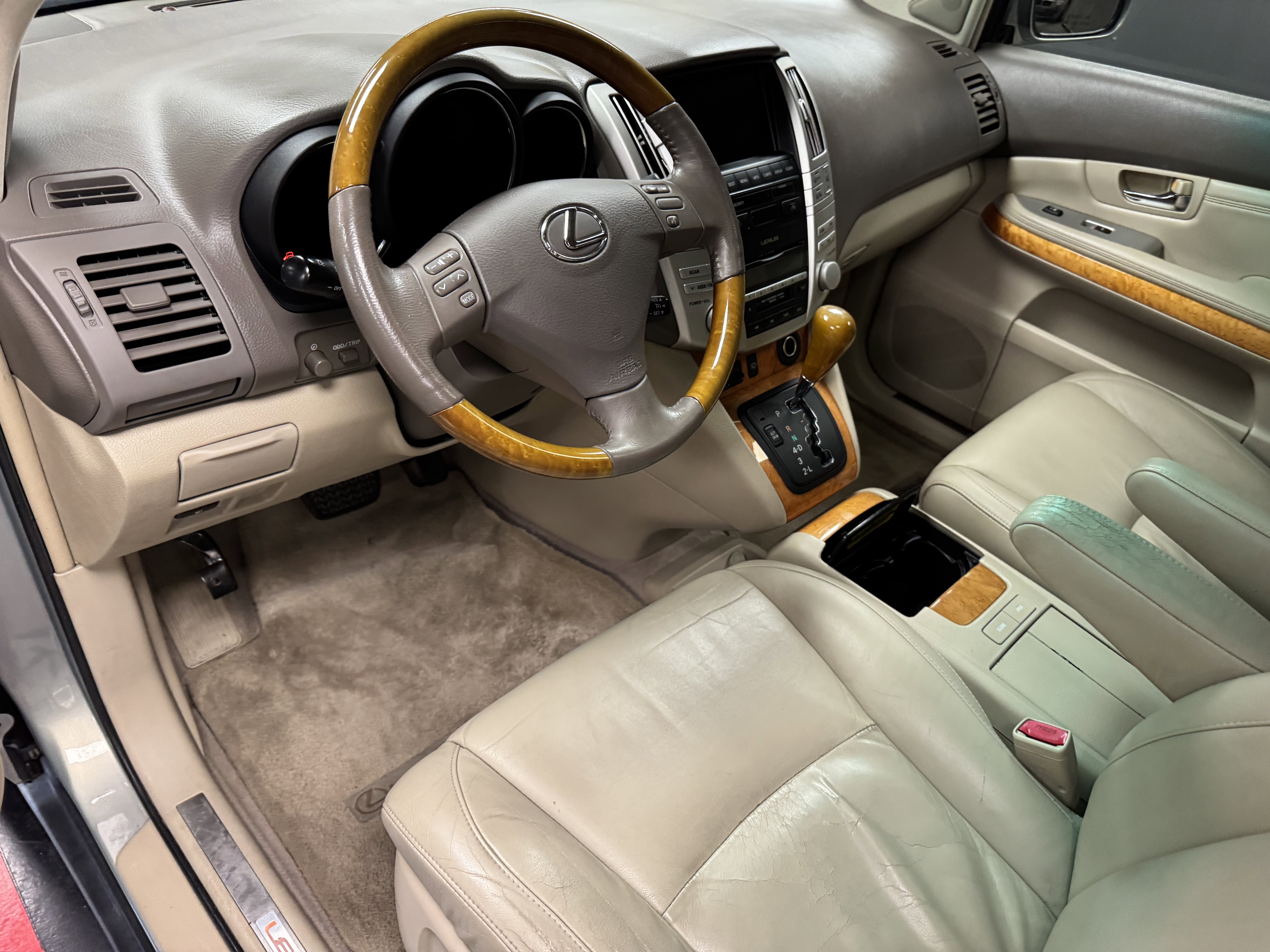 Used 2006 Lexus RX 330 FWD image 9