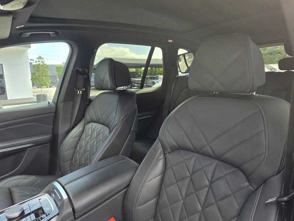 Used 2024 BMW X5 sDrive40i w/ Premium Package RWD image 16