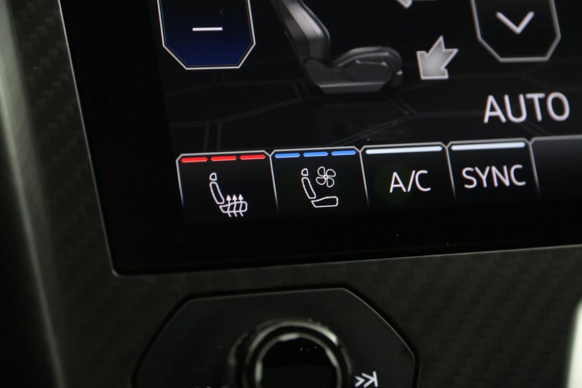 Used 2022 Lamborghini Urus AWD/4WD image 8