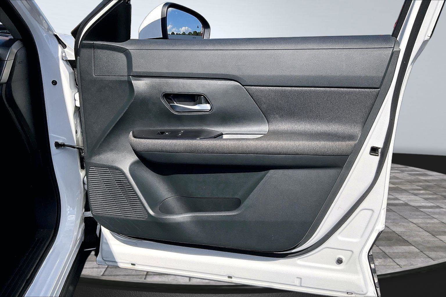 Certified 2025 Nissan Kicks SV FWD image 24