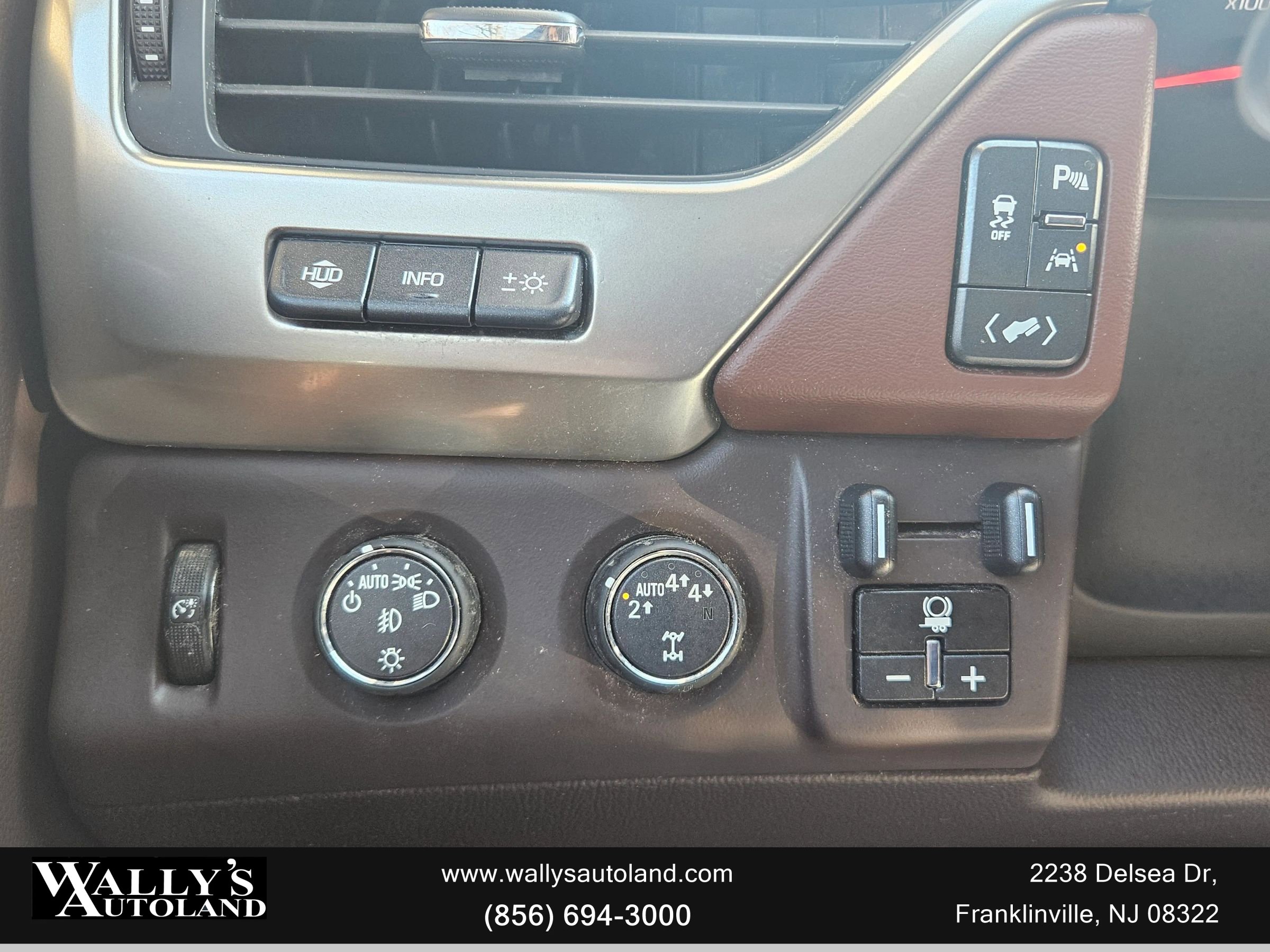 Used 2017 Chevrolet Suburban Premier image 7