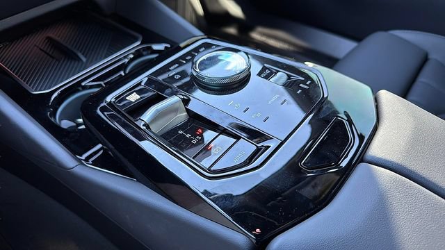 Certified 2025 BMW 530i xDrive w/ Premium Package AWD/4WD image 20