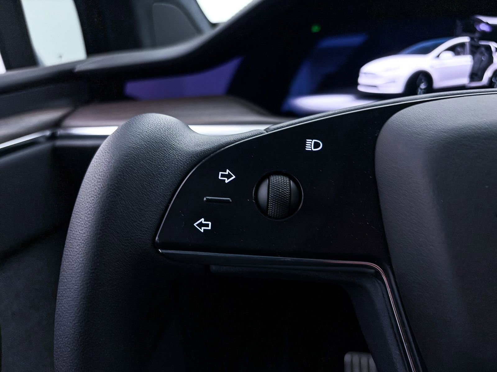 Used 2023 Tesla Model X Standard Range image 28