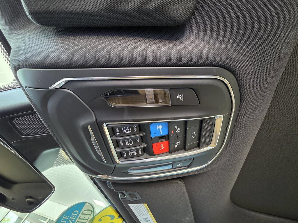 Used 2025 Jeep Grand Cherokee Summit AWD/4WD image 38