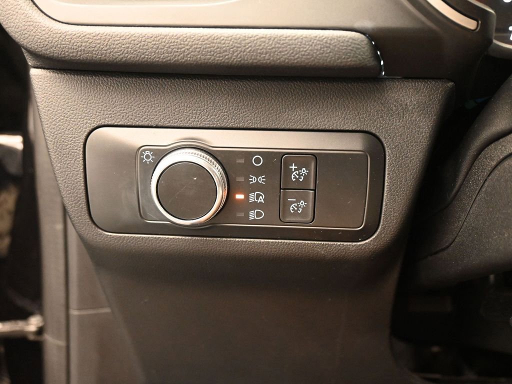 Certified 2021 Ford Escape SE image 12