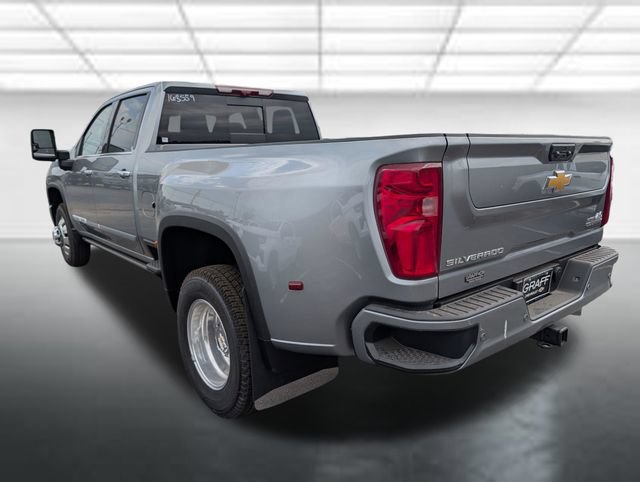 New 2026 Chevrolet Silverado 3500 High Country w/ Technology Package AWD/4WD image 2