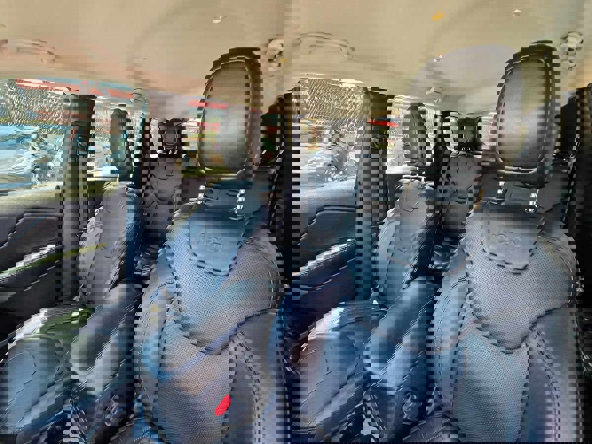 Used 2020 Jeep Cherokee Limited image 27