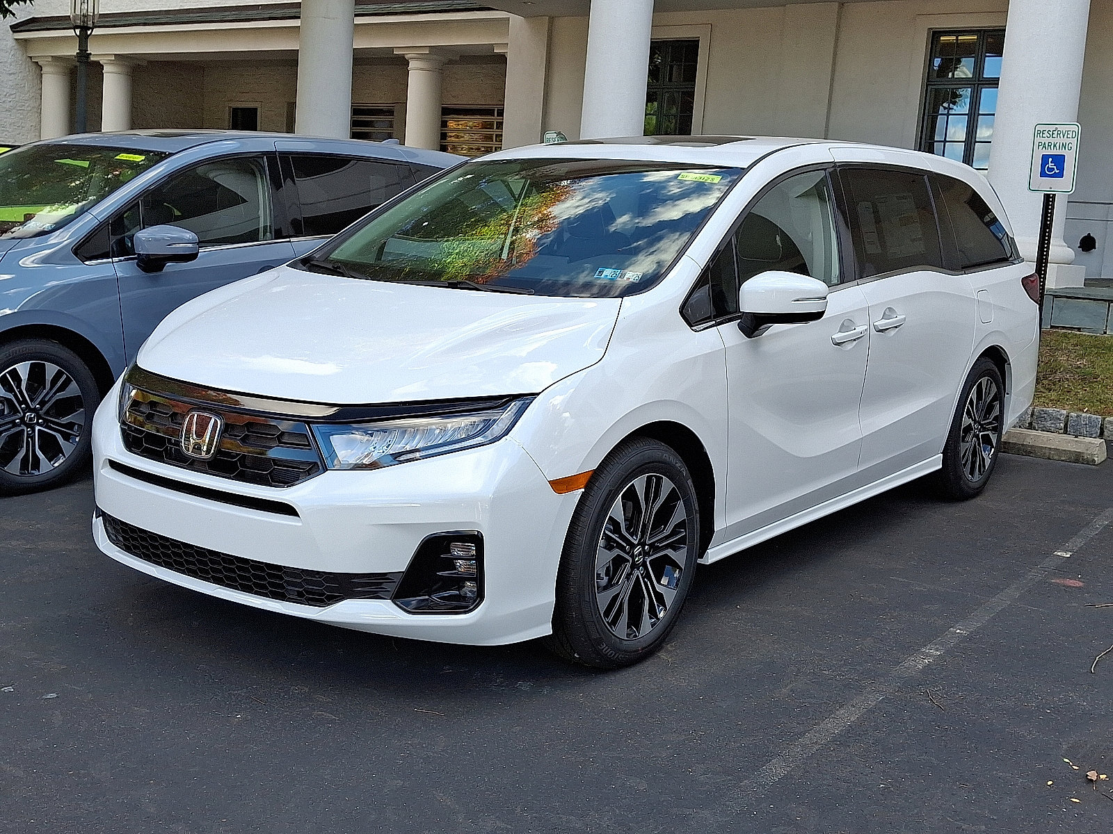 New 2026 Honda Odyssey Elite image 2