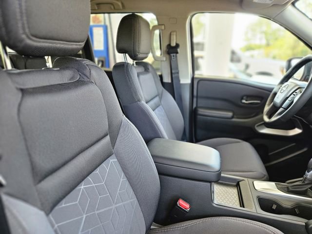 Certified 2025 Nissan Frontier SV w/ SV Convenience Package RWD image 13