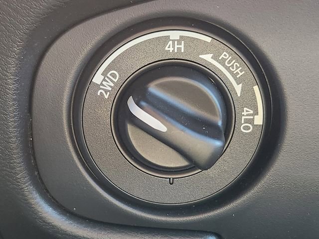 Used 2024 Nissan Frontier PRO-4X w/ Off-Road Protection Package image 24