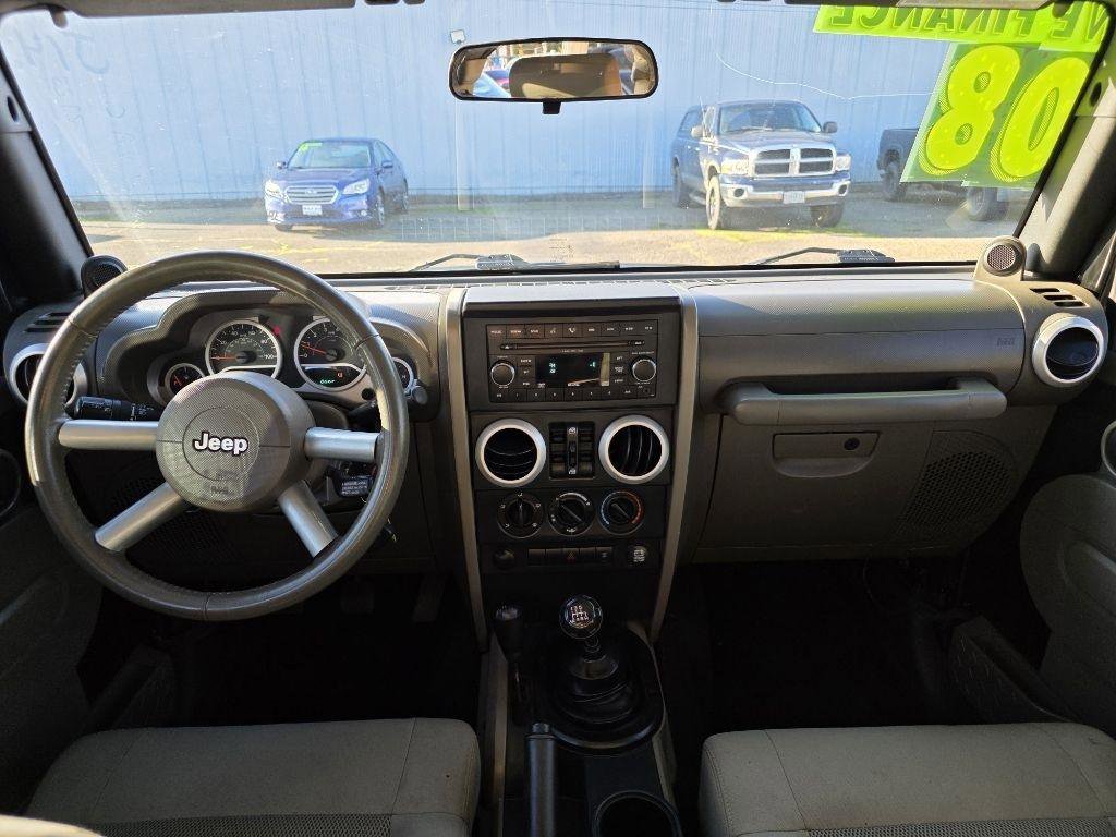 Used 2008 Jeep Wrangler Unlimited Sahara w/ Trailer Tow Group AWD/4WD image 10