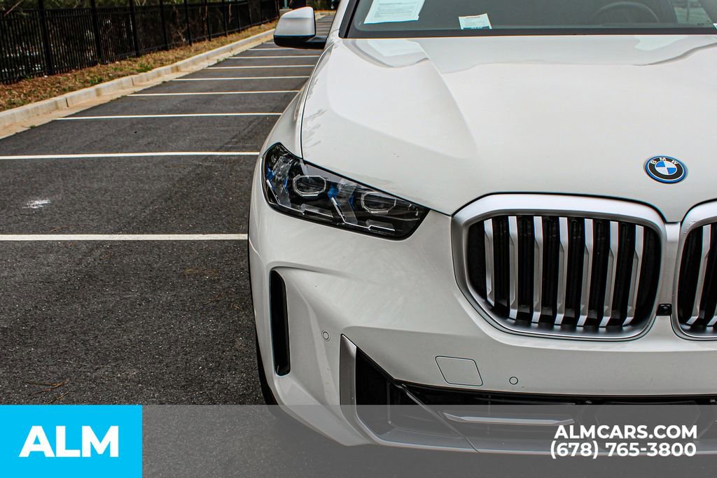 Used 2025 BMW X5 xDrive50e image 12