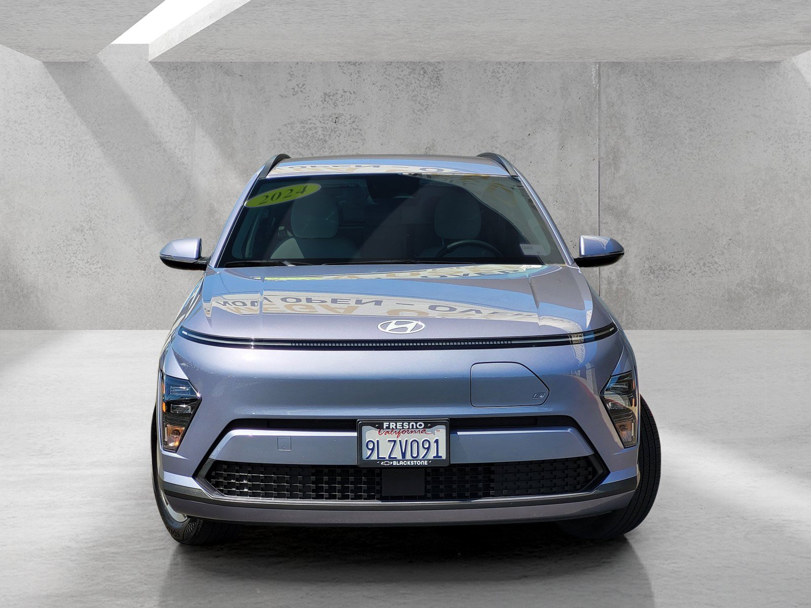 Used 2024 Hyundai Kona SEL FWD image 2