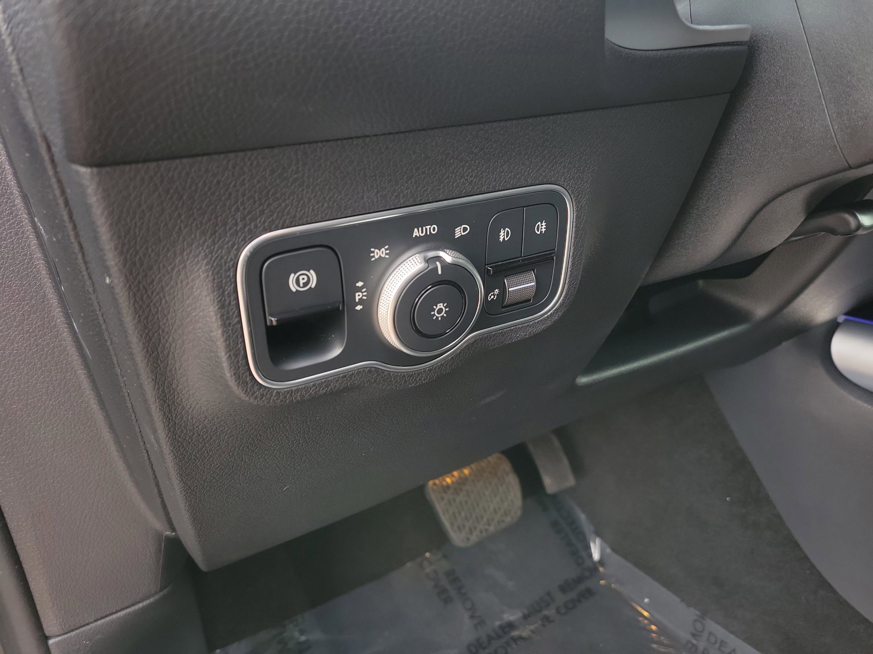 Certified 2025 Mercedes-Benz GLB 250 image 25